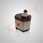 01174517,01176003,02333052,0126259,04332449, 02239044b,04345368,02308341,04345674, G144940012010,0510515316,0510515333,0510515328 Hidravlična črpalka za Deutz